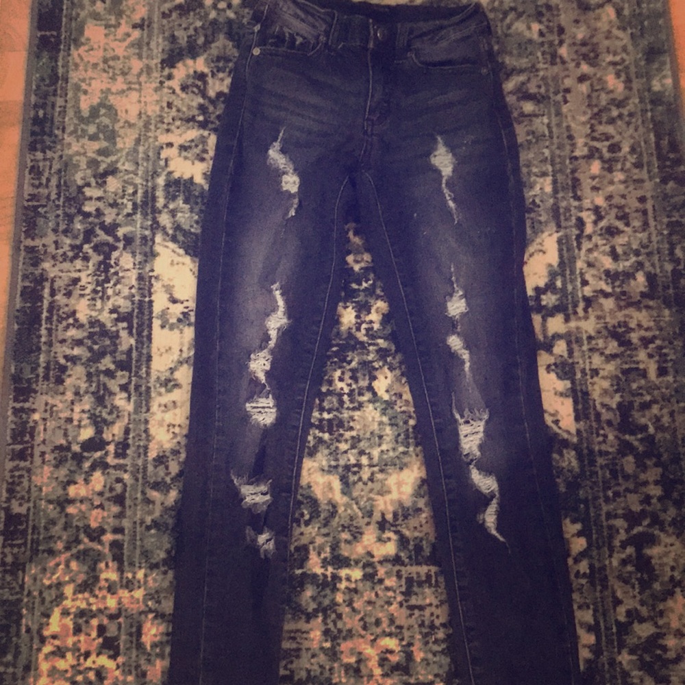 Trendy Los Angeles Kancan Distressed blue jeans